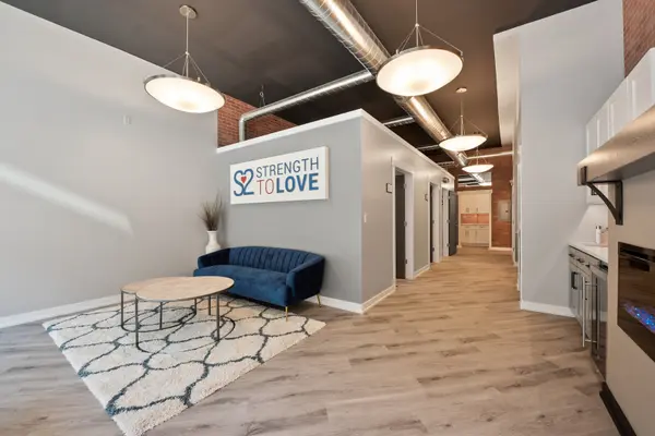 2136 W Belmont AVE #1, Chicago, IL 60618