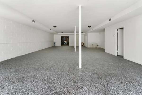 14751 Pulaski RD, Midlothian, IL 60445