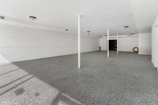 14751 Pulaski RD, Midlothian, IL 60445