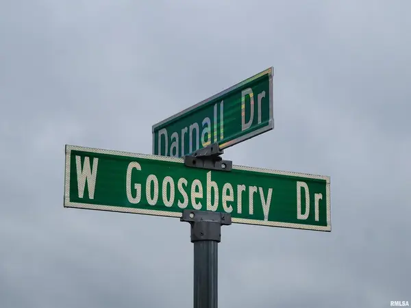 803 Darnall DR, Geneseo, IL 61254
