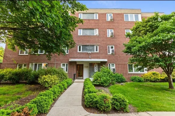 7206 Oak AVE #2SE, River Forest, IL 60305