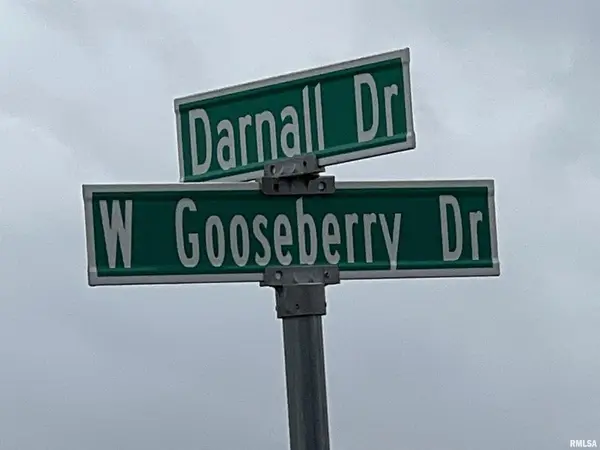 819 DARNALL DR, Geneseo, IL 61254