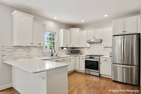 803 Silver Glen RD, Mchenry, IL 60050