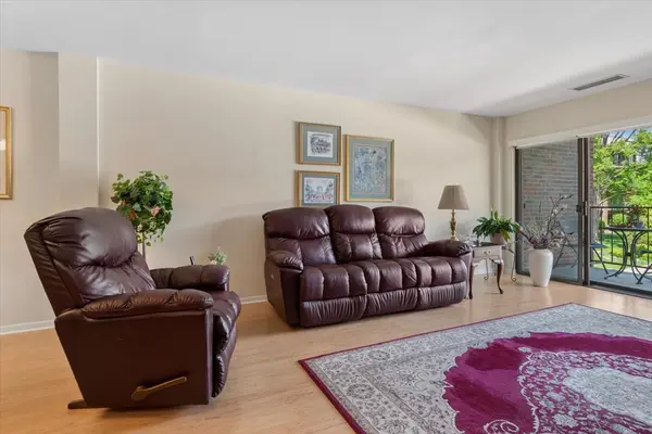 6565 Main ST #201, Downers Grove, IL 60516