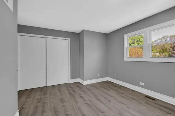28W502 LEVERENZ RD, Naperville, IL 60564