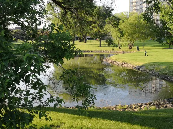 23 N Tower RD N, Oak Brook, IL 60523