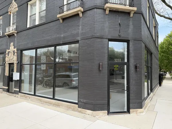 5233 N Damen AVE, Chicago, IL 60625