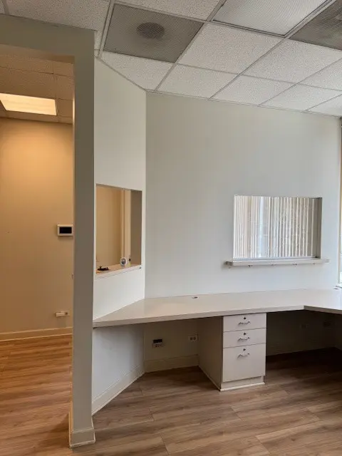 2306 W Touhy AVE, Chicago, IL 60645