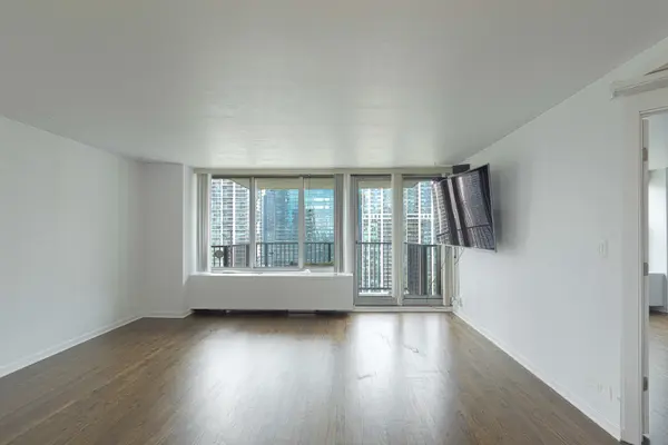 400 E RANDOLPH ST #3320, Chicago, IL 60601