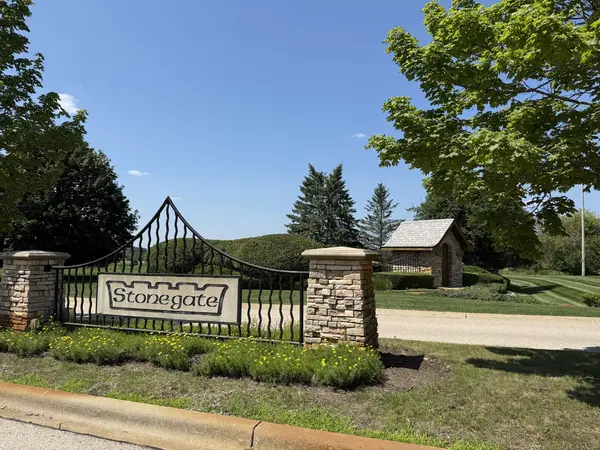 7010 Wildflower CT, Spring Grove, IL 60081