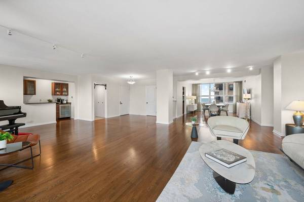 1515 N Astor ST #23BC, Chicago, IL 60610