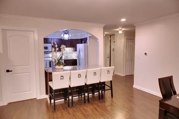 3110 Pheasant Creek DR #213, Northbrook, IL 60062