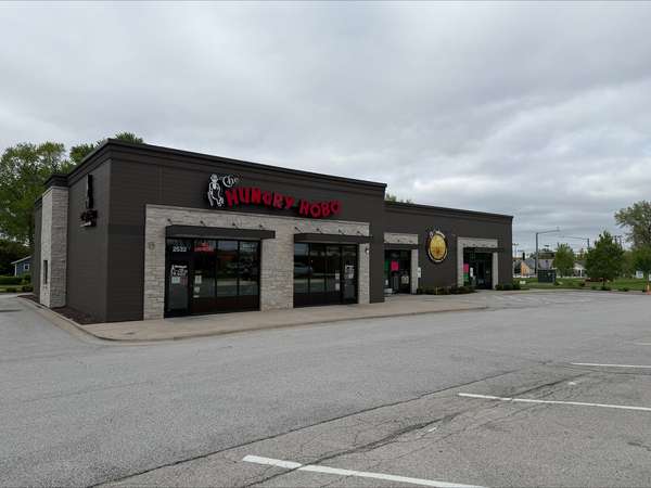 2516 Middle RD, Bettendorf, IA 52722