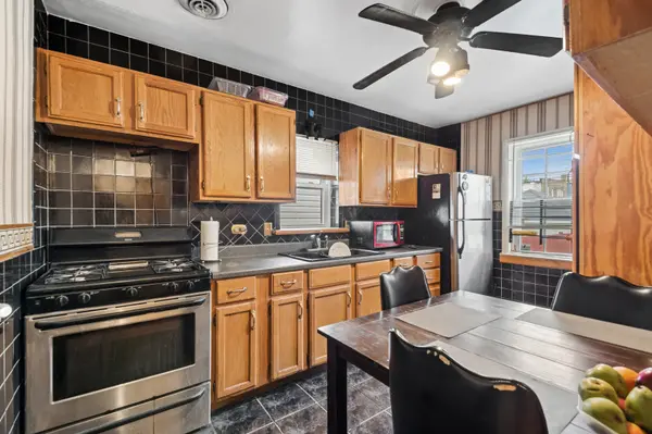 1418 N Waller AVE, Chicago, IL 60651