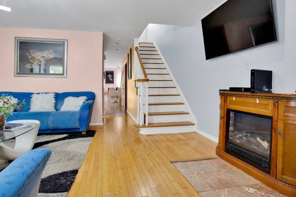 4757 S Langley AVE, Chicago, IL 60615