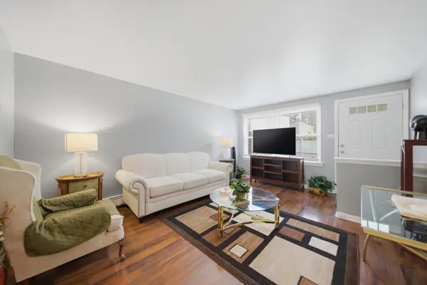 6950 S CREGIER AVE #I, Chicago, IL 60649