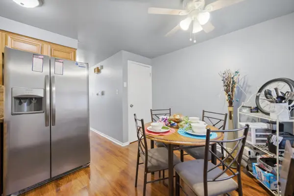 6950 S CREGIER AVE #I, Chicago, IL 60649