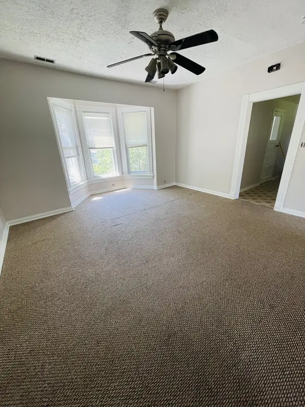 9330 S 51st AVE, Oak Lawn, IL 60453