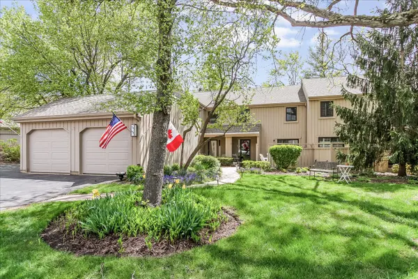 79 Hunt TRL, Lake Barrington, IL 60010
