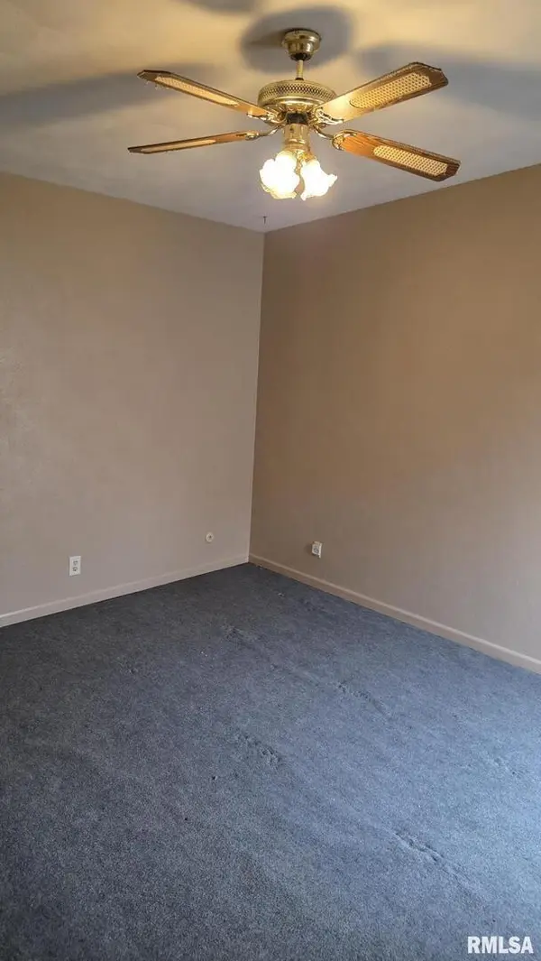 6831 N FROSTWOOD Pkwy #82, Peoria, IL 61615