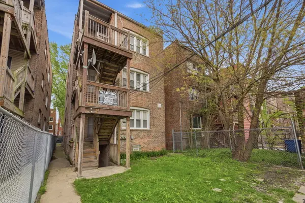 7724 S Essex AVE, Chicago, IL 60649