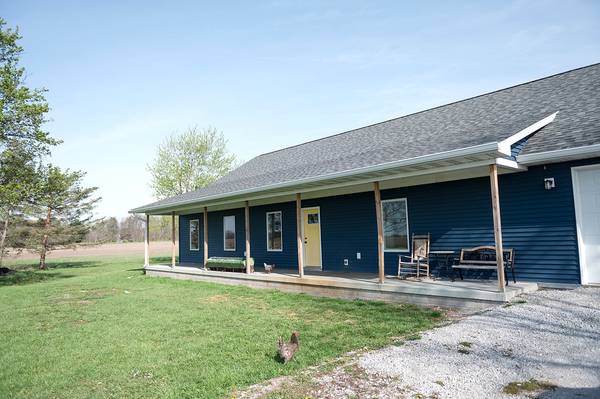 466 County Road 100, Sadorus, IL 61872