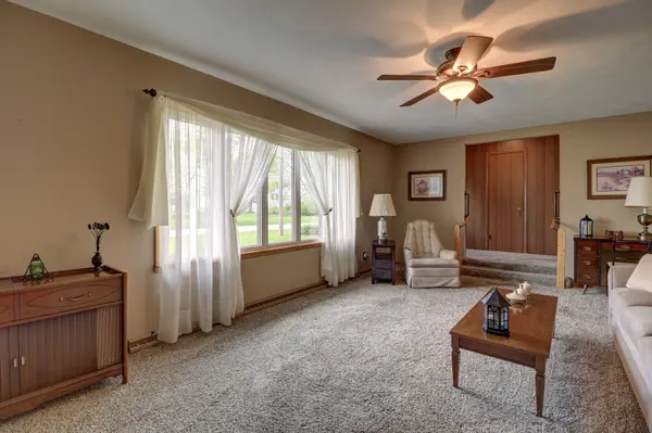 310 E 3rd ST, Tampico, IL 61283