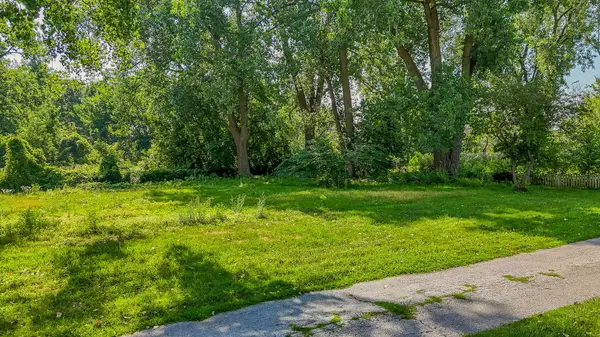 2910 E 138 PL, Burnham, IL 60633