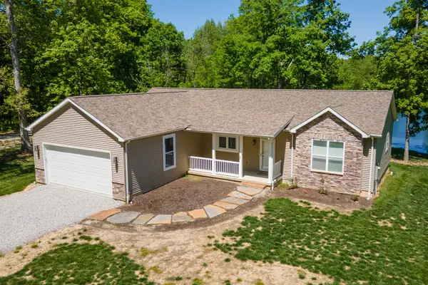 18562 E Hill ST, Mt Vernon, IL 62864