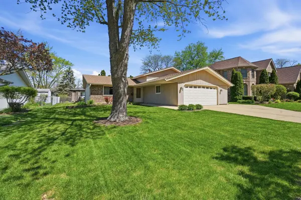 630 Kemah LN, Schaumburg, IL 60193