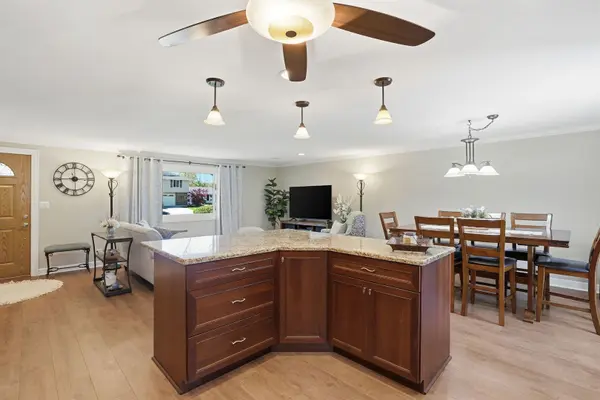 630 Kemah LN, Schaumburg, IL 60193