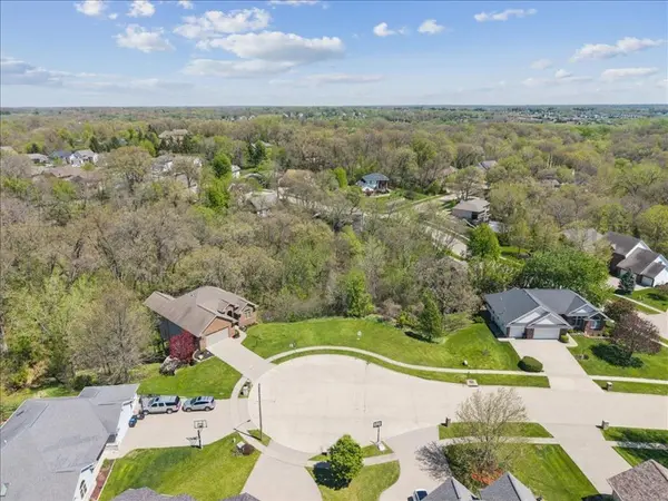 1819 Timber Hills DR, Coralville, IA 52241