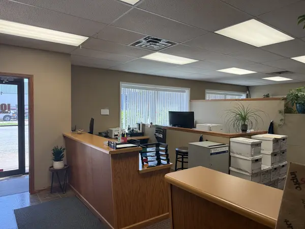 1040 W 4th ST, Davenport, IA 52802