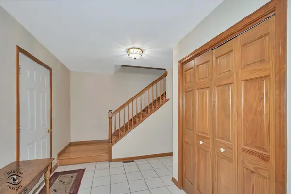 11515 Ellwood Greens RD, Genoa, IL 60135