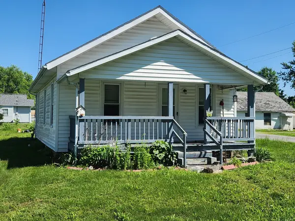 1313 W Water ST, Pinckneyville, IL 62274