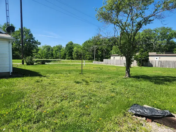 1313 W Water ST, Pinckneyville, IL 62274