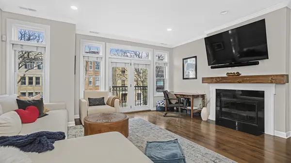 1131 W WOLFRAM ST #2, Chicago, IL 60657