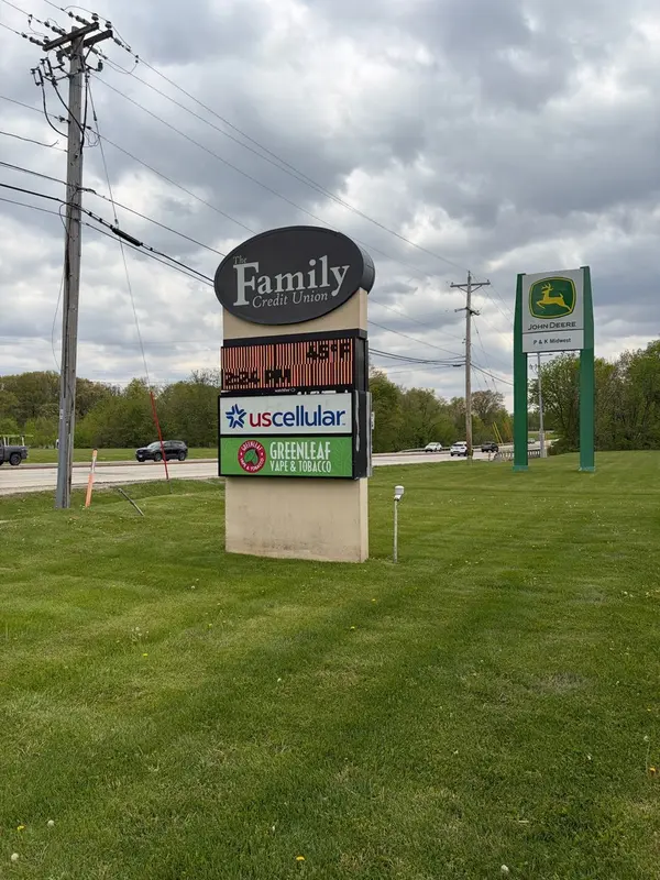 1600 John Deere RD #B, Silvis, IL 61282