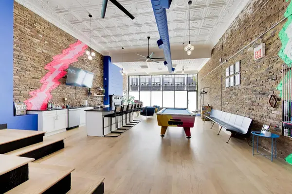 815 N MILWAUKEE AVE, Chicago, IL 60622