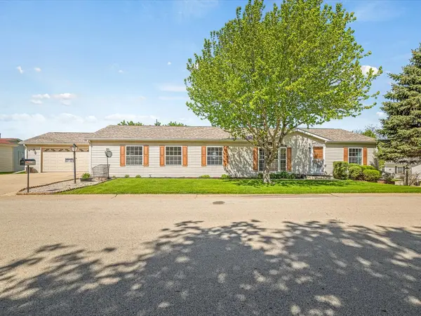 8438 HICKORY TREE DR, Machesney Park, IL 61115