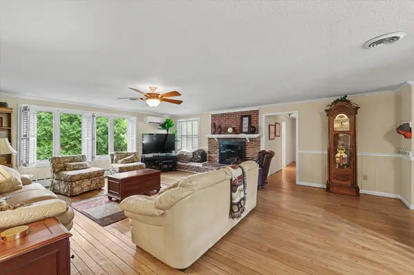 401 Turkey Farm RD, Mahomet, IL 61853