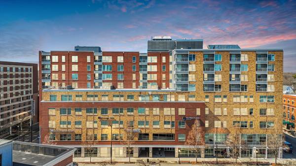 301 N Neil ST #711, Champaign, IL 61820