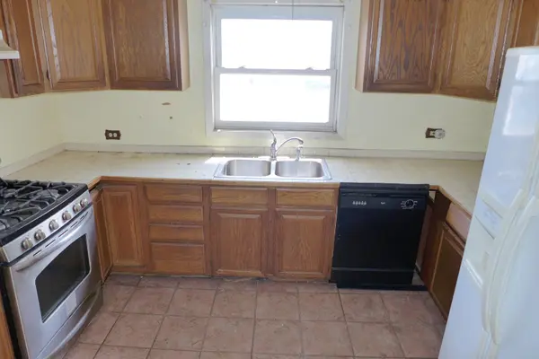 521 Granville AVE, Bellwood, IL 60104