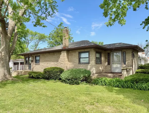 1404 Plain ST, Peru, IL 61354