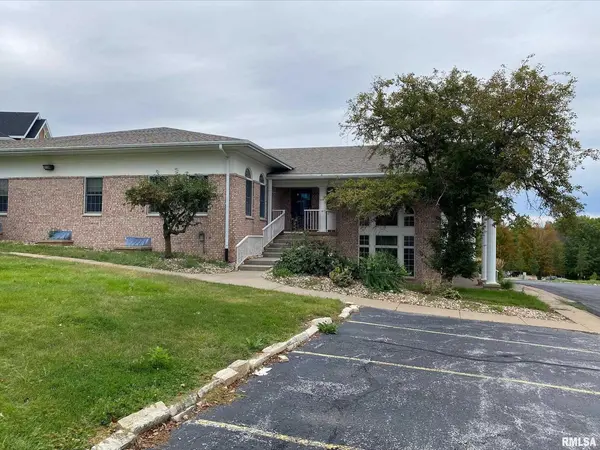2705 HAPPY JOE DR, Bettendorf, IA 52722