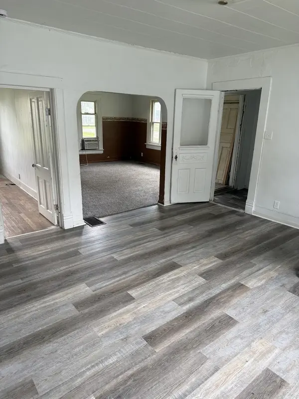 105 W Columbus ST, Sibley, IL 61773
