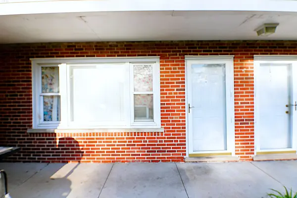 1109 Holiday LN #2, Des Plaines, IL 60016