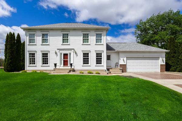 14 Timberlane DR, Geneseo, IL 61254