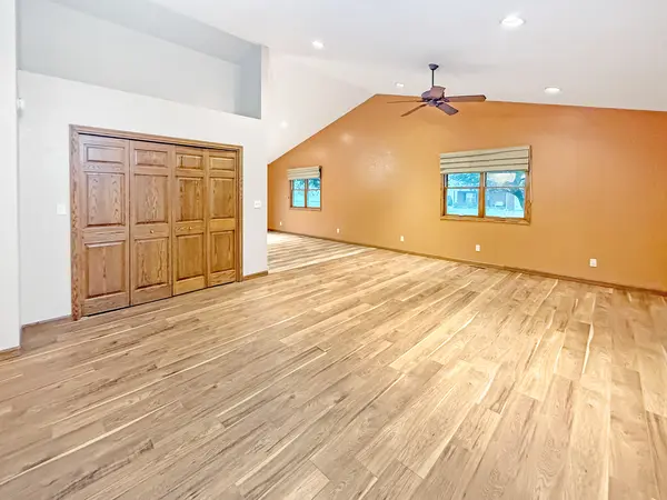 409 Betty CT, Fisher, IL 61843