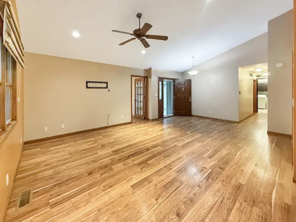 409 Betty CT, Fisher, IL 61843